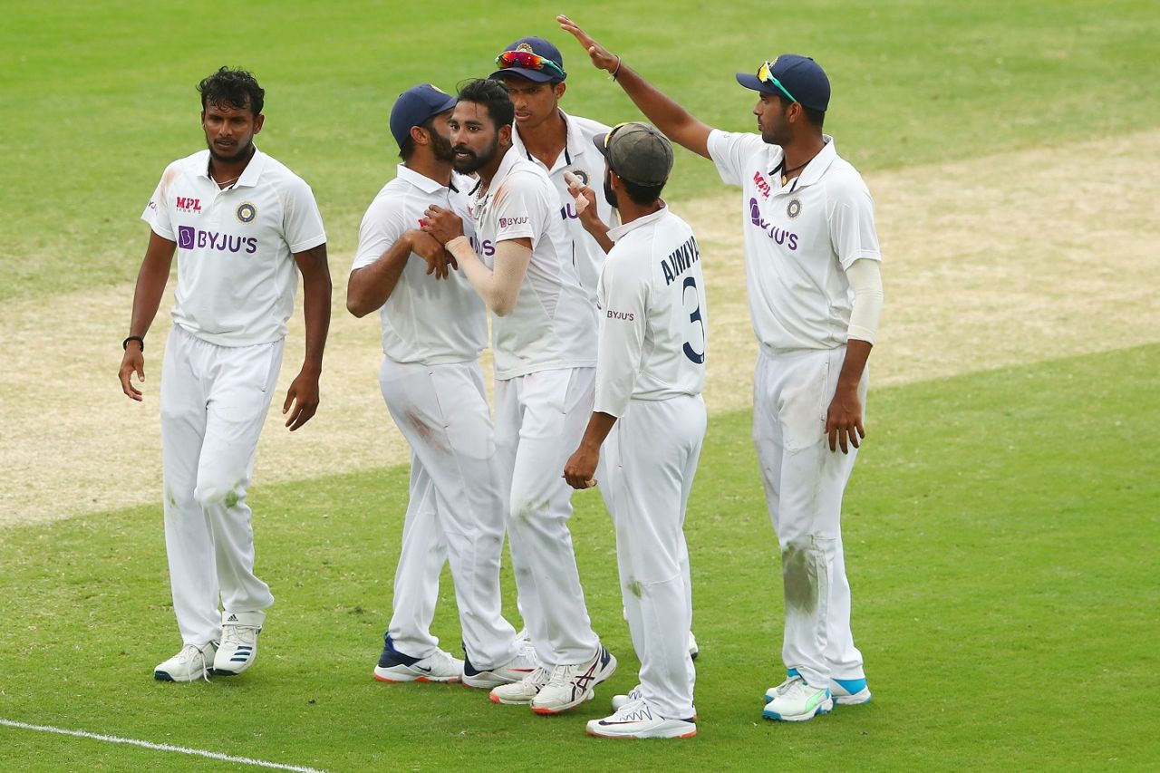 Mohammed Siraj celebrates with team-mates after his maiden five-for in Test cricket, Australia vs India, 4th Test, Brisbane, 4th day, January 18, 2021