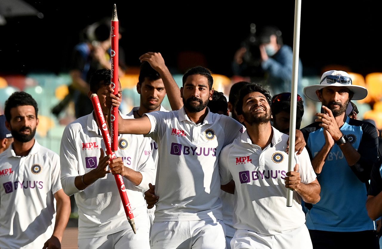 Mohammed Siraj and Shardul Thakur take the victory lap with their team-mates , Australia vs India, 4th Test, Brisbane, 5th day, January 19, 2021