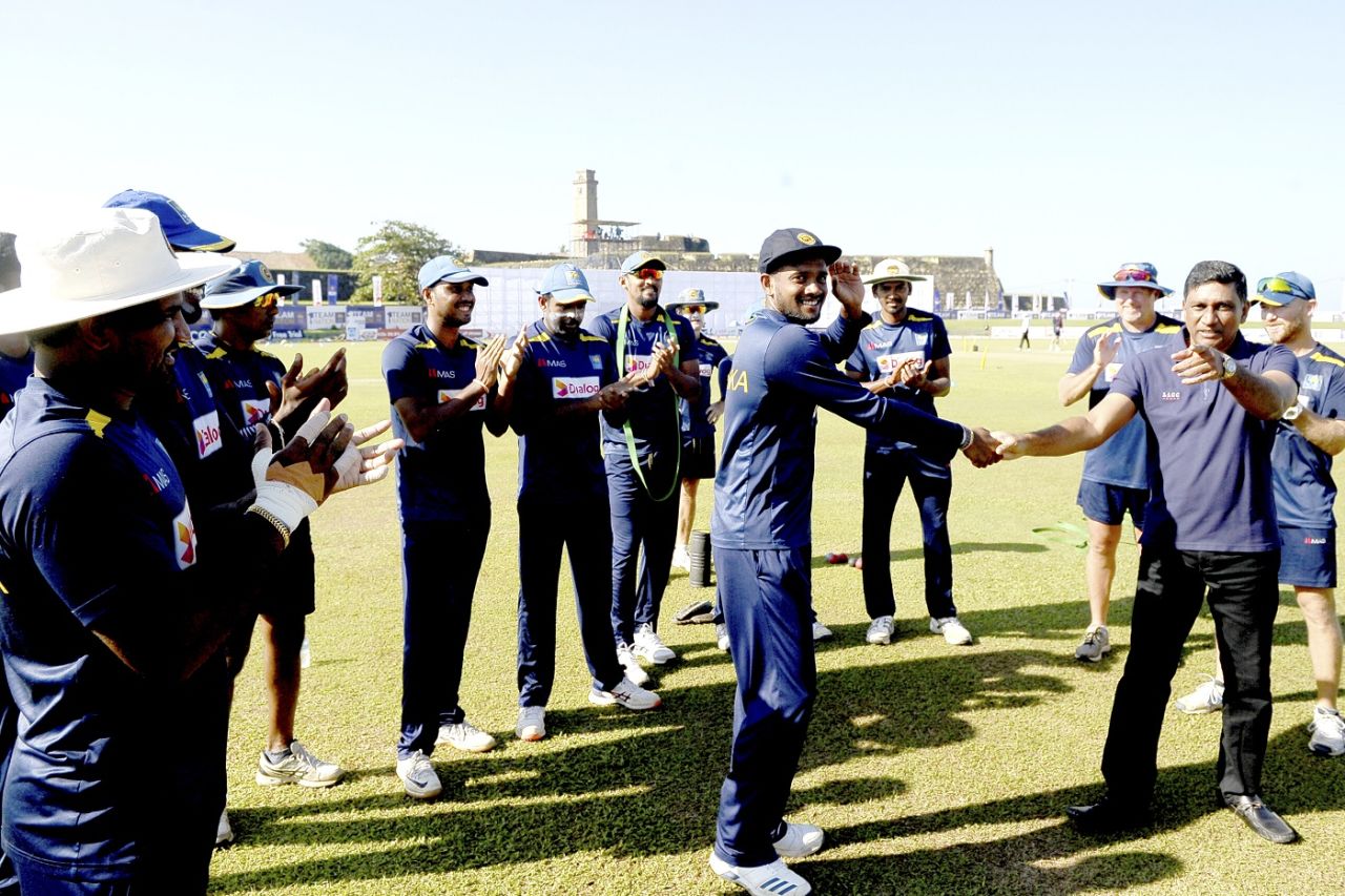 Ramesh Mendis receives his maiden Test cap from Ashantha de Mel, Sri Lanka vs England, 2nd Test, Galle, January 22, 2021