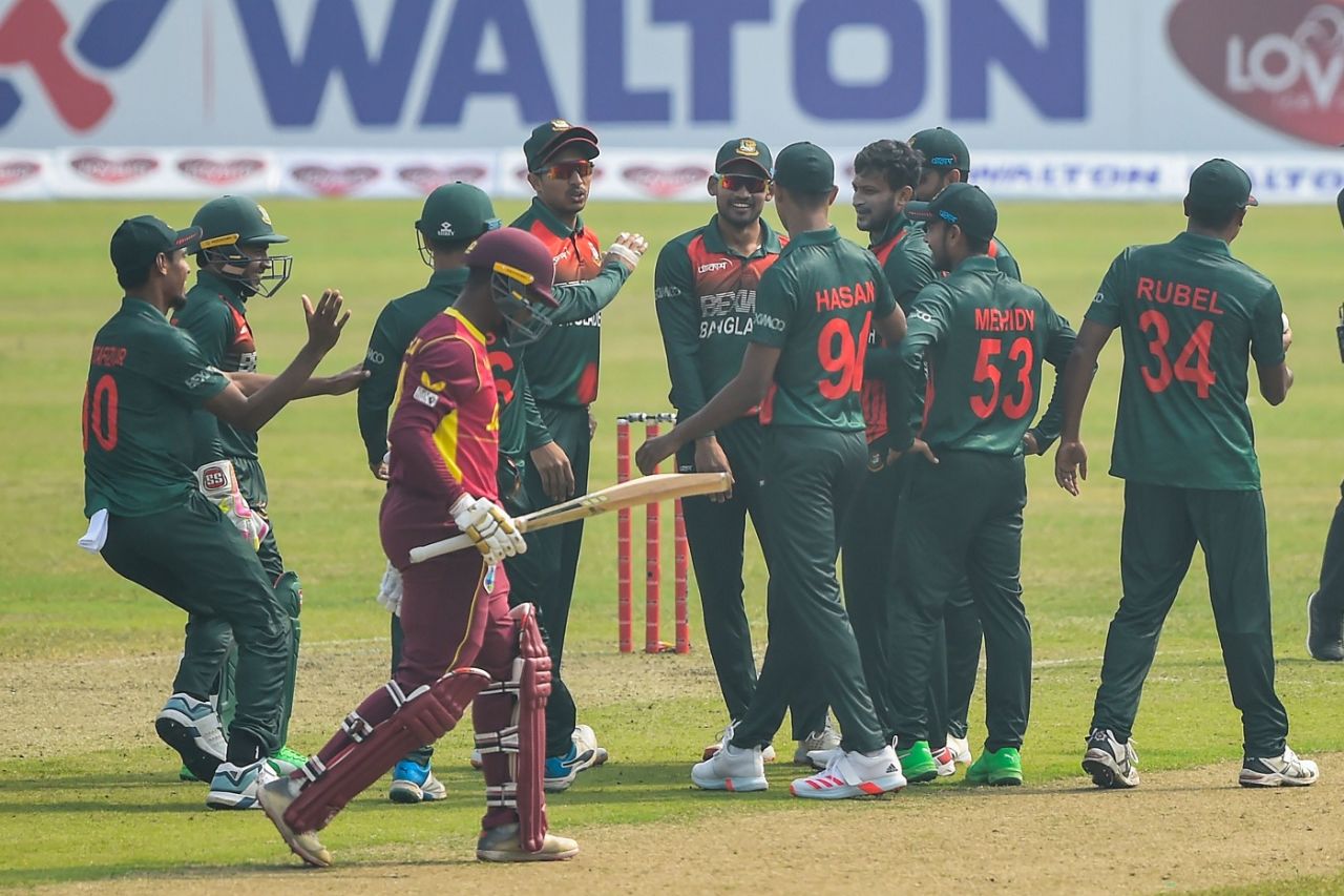 Andre McCarthy fell sweeping to Shakib Al Hasan for the second match in a row, Bangladesh vs West Indies, 2nd ODI, Dhaka, January 22, 2021