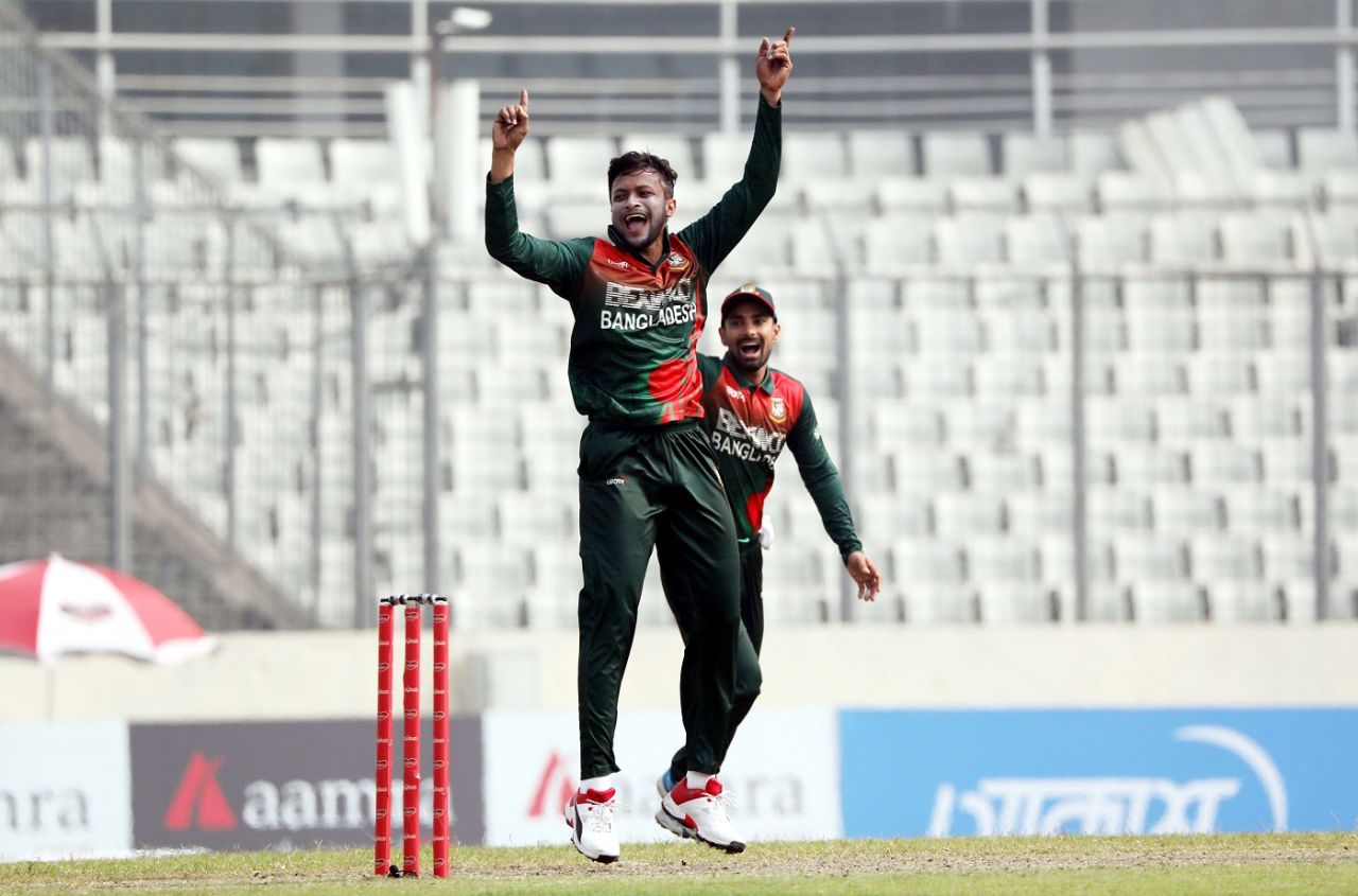 Shakib Al Hasan goes up in appeal, Bangladesh vs West Indies, 2nd ODI, Dhaka, January 22, 2021