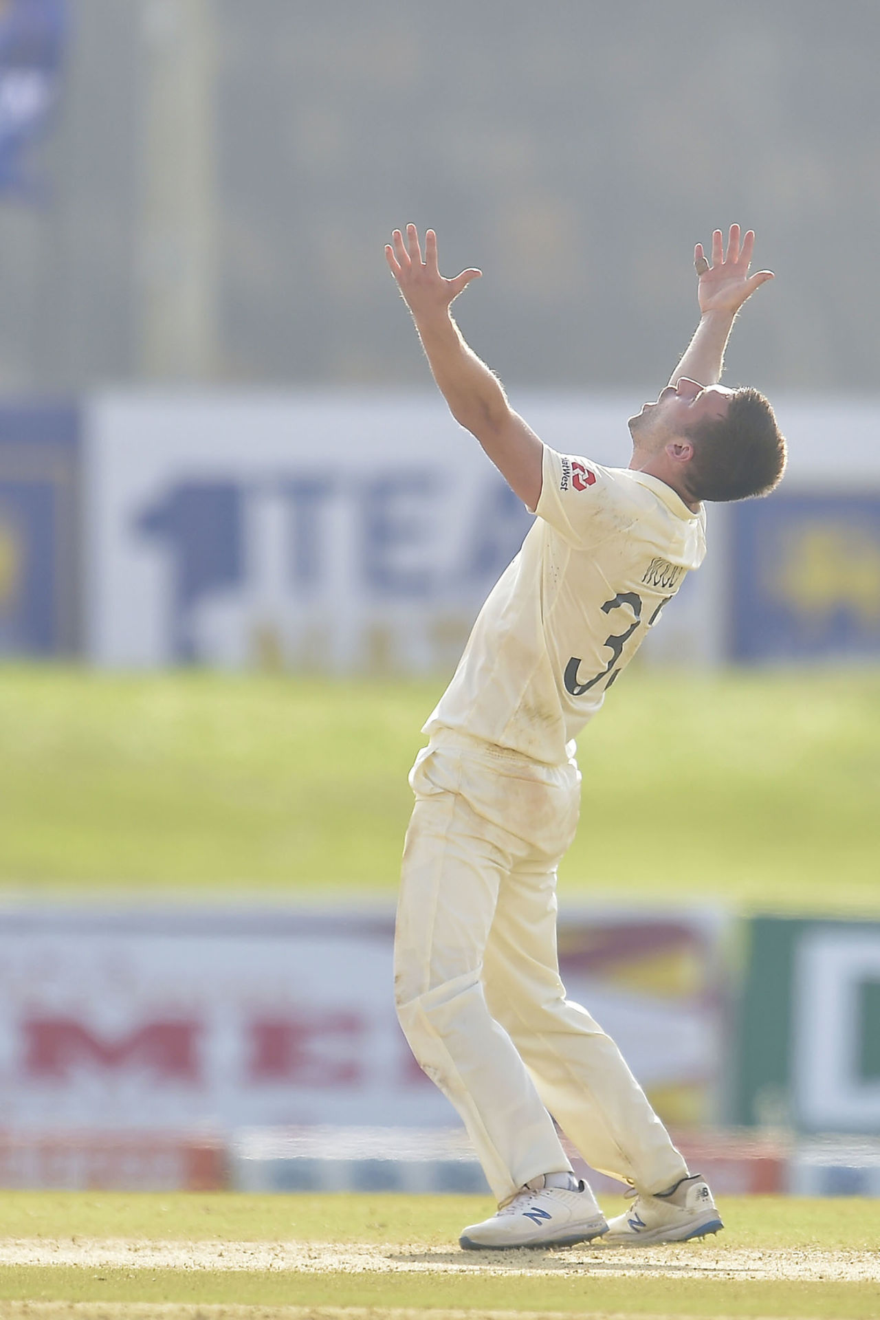 Mark Wood celebrates his first wicket of the series, Sri Lanka vs England, 2nd Test, Galle, 1st day, January 22, 2021