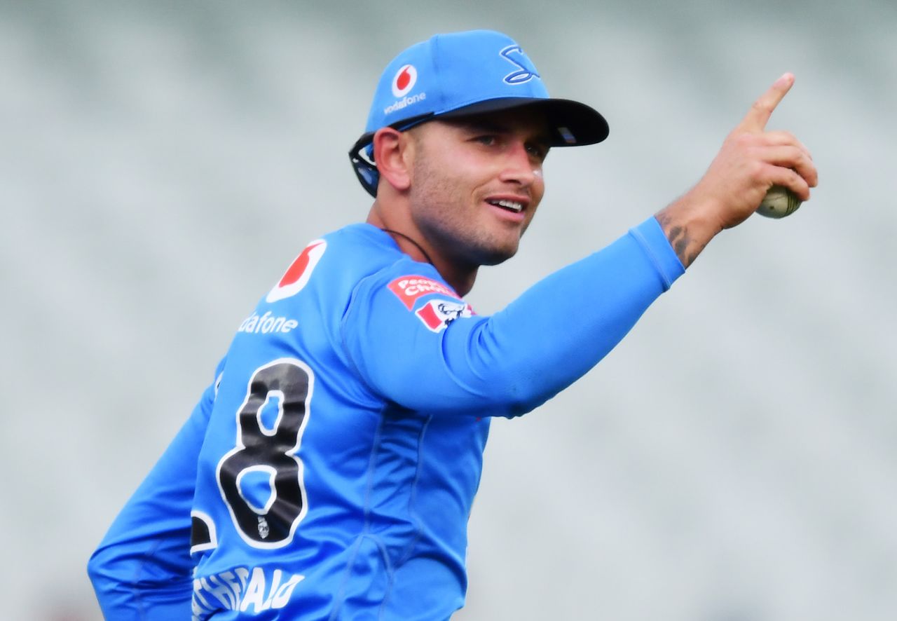 Jake Weatherald held a spectacular catch, Sydney Thunder vs Adelaide Strikers, BBL, Adelaide, January 24, 2021