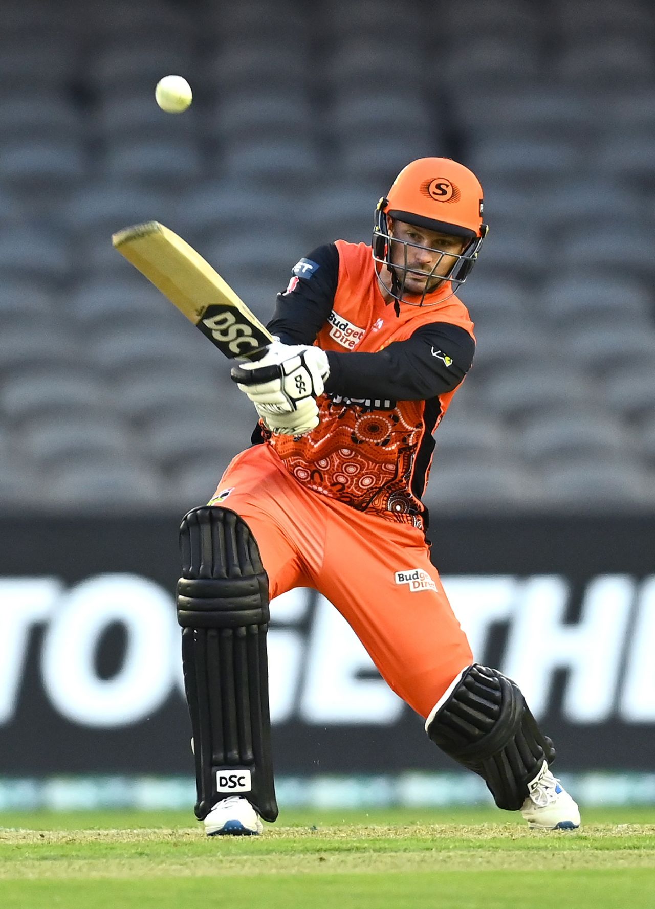 Colin Munro hits powerfully over the off-side field, Perth Scorchers vs Brisbane Heat, BBL 2020-21, Melbourne, January 19, 2021
