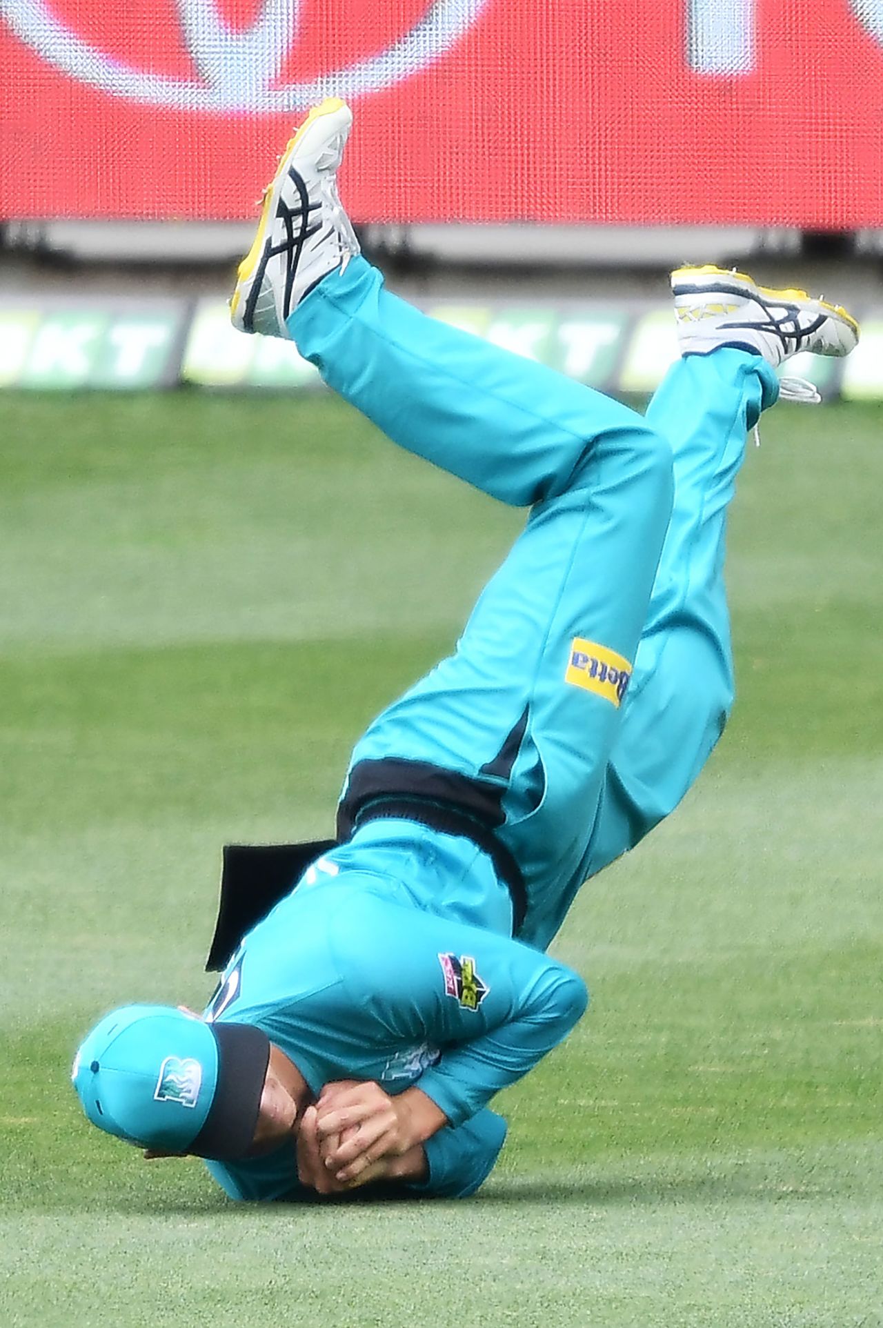Mitchell Swepson took an excellent catch in the deep, Brisbane Heat vs Perth Scorchers, BBL, Adelaide, January 26, 2021