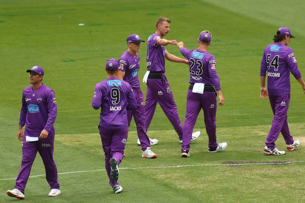 Riley Meredith celebrates after bowling out Aaron Finch, Melbourne Renegades vs Hobart Hurricanes, BBL 2020-21, Melbourne, January 26, 2021
