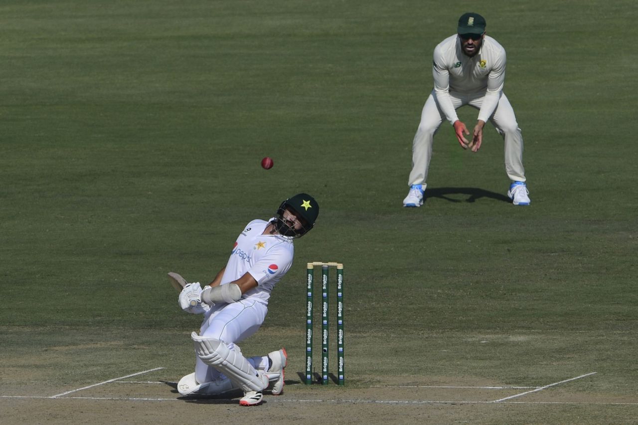 Azhar Ali sways away from a bouncer, Pakistan vs South Africa, 1st Test, Karachi, 2nd day, January 27, 2021
