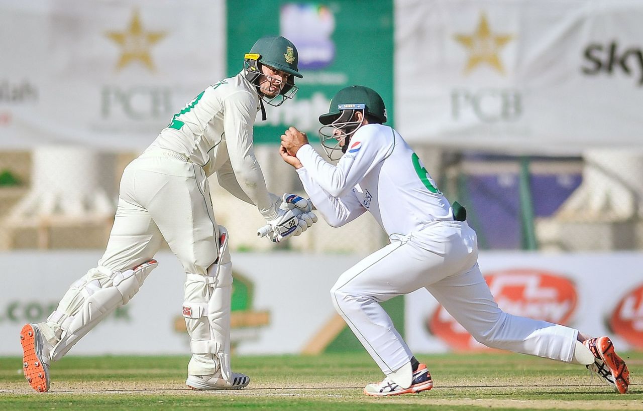 Quinton de Kock is caught by Abid Ali at short leg, Pakistan vs South Africa, 1st Test, Karachi, day 4, January 29, 2021