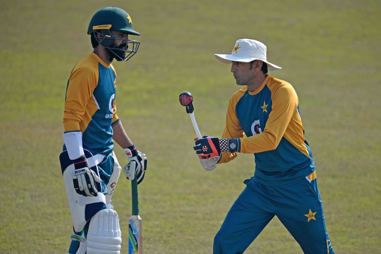 Fawad Alam takes some advice from Younis Khan, Rawalpindi, February 1, 2021