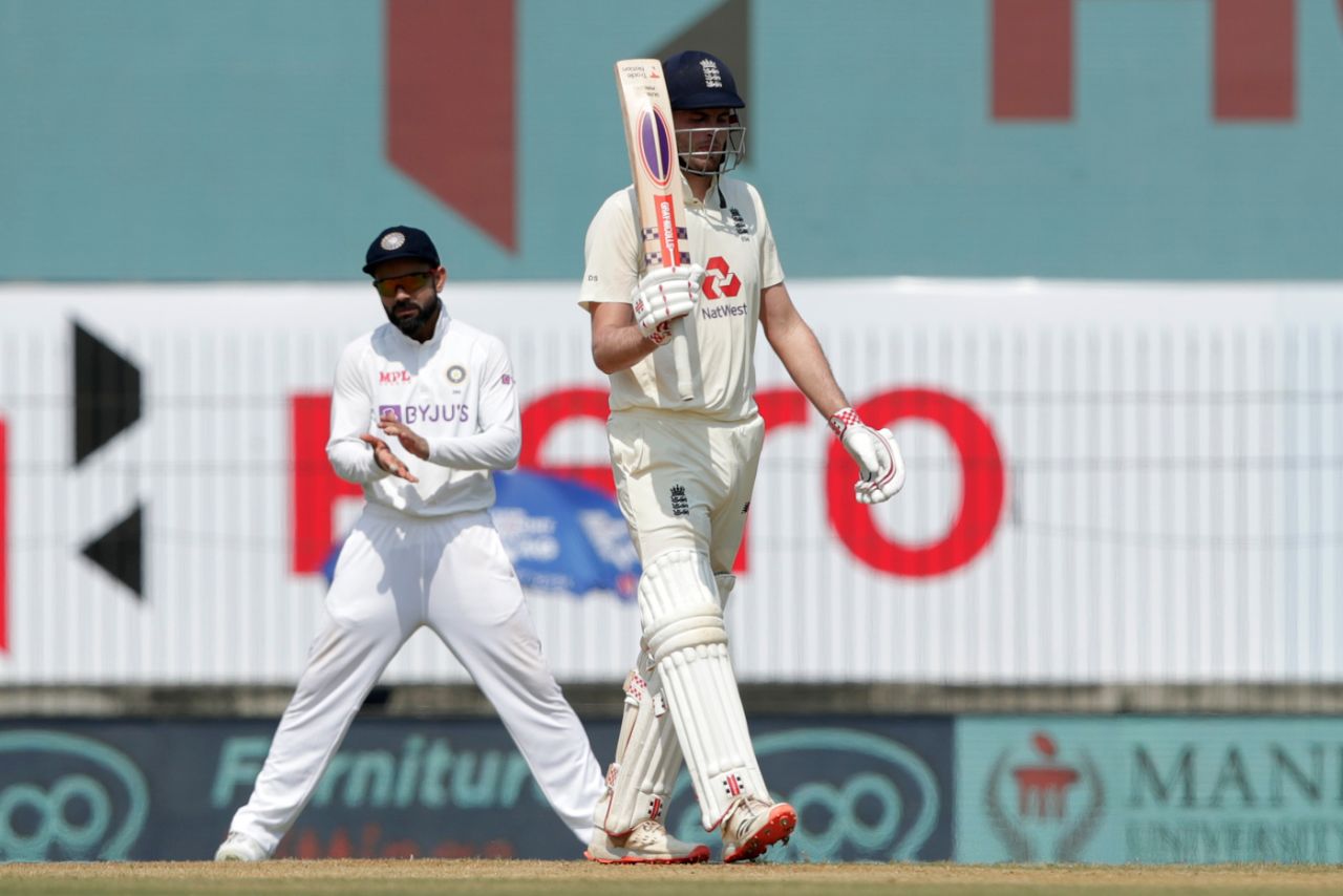 Dom Sibley acknowledges the applause on getting to a fifty, India vs England, 1st Test, Chennai, 1st day, February 5, 2021