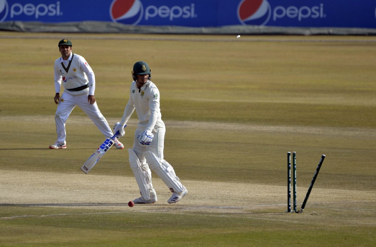 Quinton de Kock fell early on the third morning, playing Shaheen Afridi on, Pakistan vs South Africa, 2nd Test, Rawalpindi, 3rd day, February 6, 2021