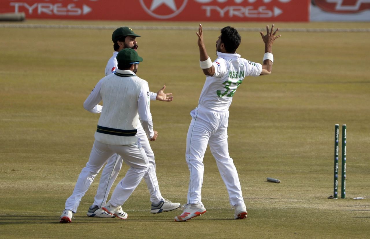 Hasan Ali celebrates after destroying Rassie van der Dussen's stumps, Pakistan vs South Africa, 2nd Test, Rawalpindi, 5th day, February 8, 2021