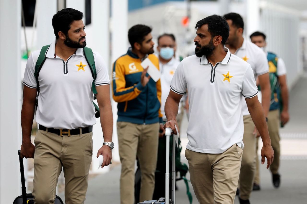 Azhar Ali (left) and Mohammad Hafeez at Christchurch airport, December 8, 2020