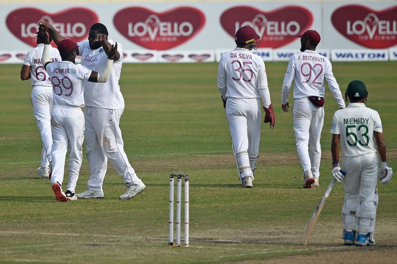 Rahkeem Cornwall celebrates a wicket with Nkrumah Bonner, Bangladesh vs West Indies, 2nd Test, Dhaka, 3rd day, February 13, 2021
