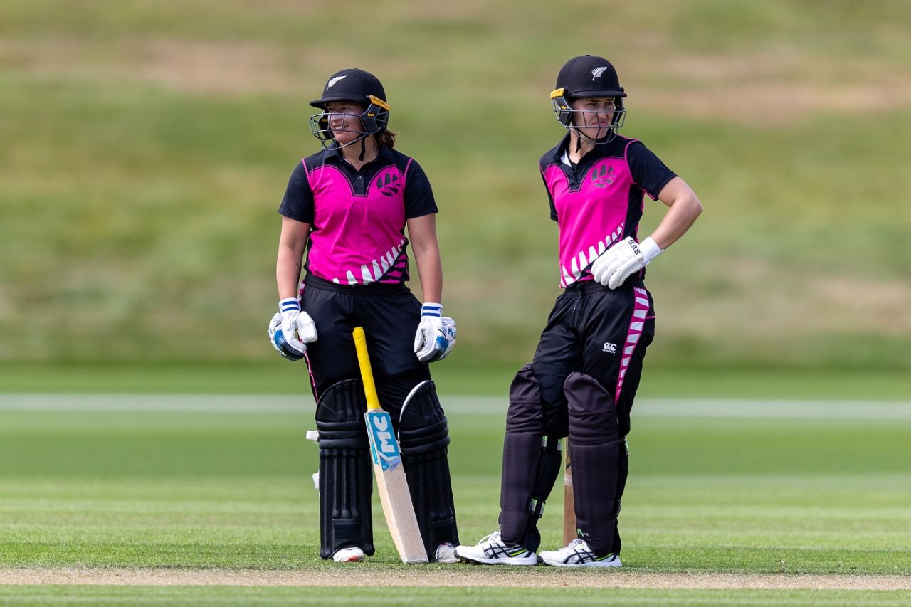 Hayley Jensen and Nat Dodd take a break between overs, New Zealand Women XI and England Women, first 50-over warm-up, Queenstown, February 14, 2021