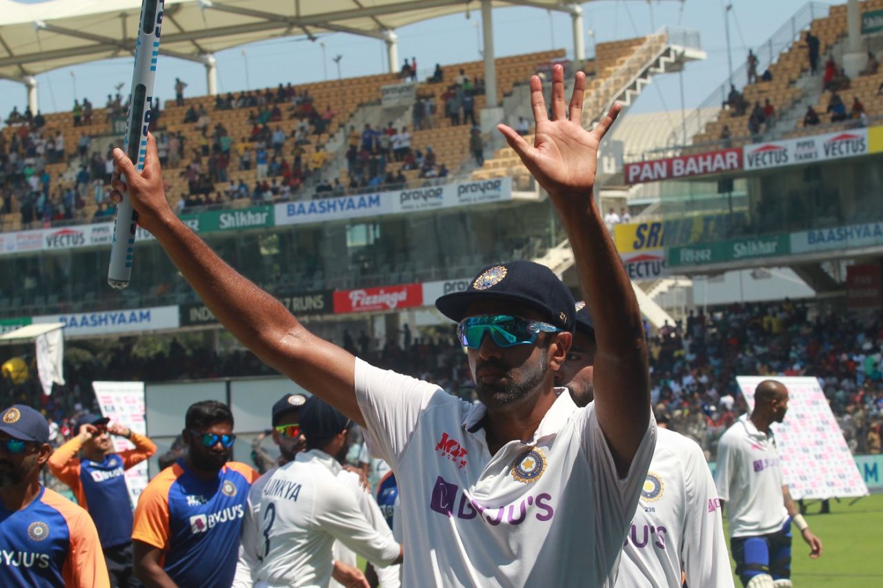R Ashwin acknowledges the cheers from the Chennai crowd, India vs England, 2nd Test, Chennai, 4th day, February 16, 2021