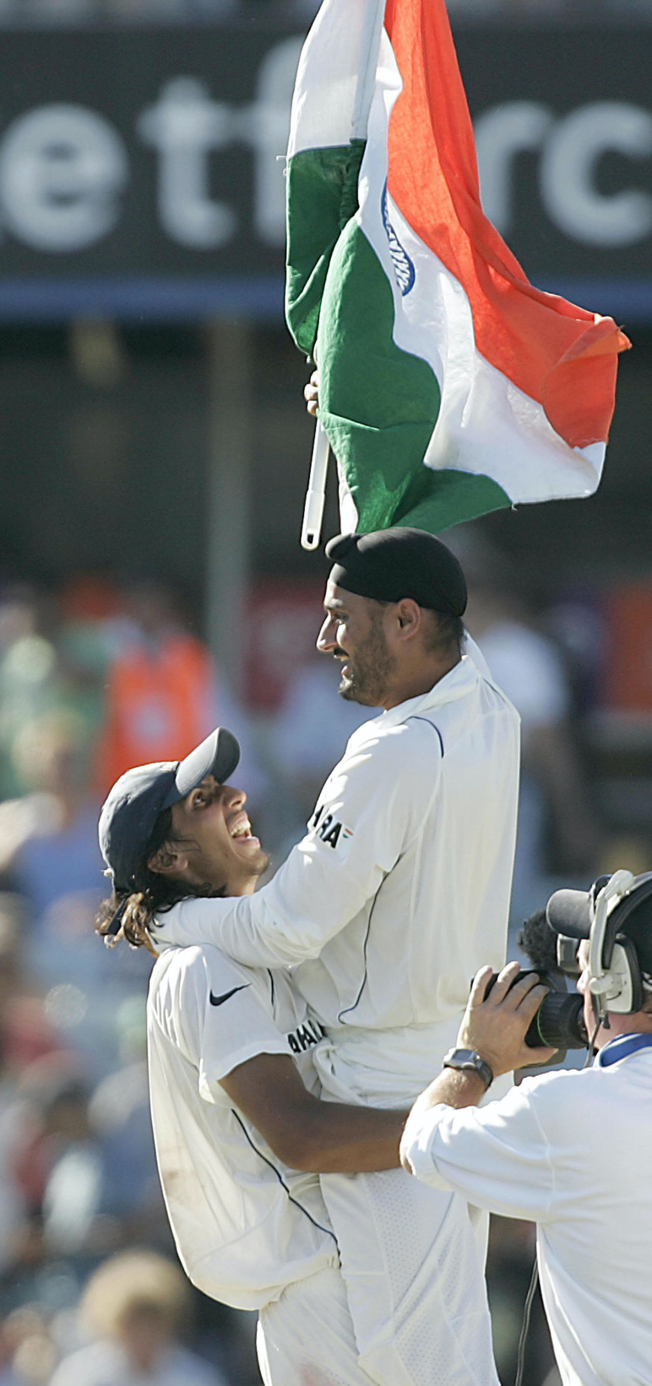 Ishant Sharma and Harbhajan Singh can't contain their delight after sealing the deal, Australia v India, 3rd Test, Perth, 4th day, January 19, 2008