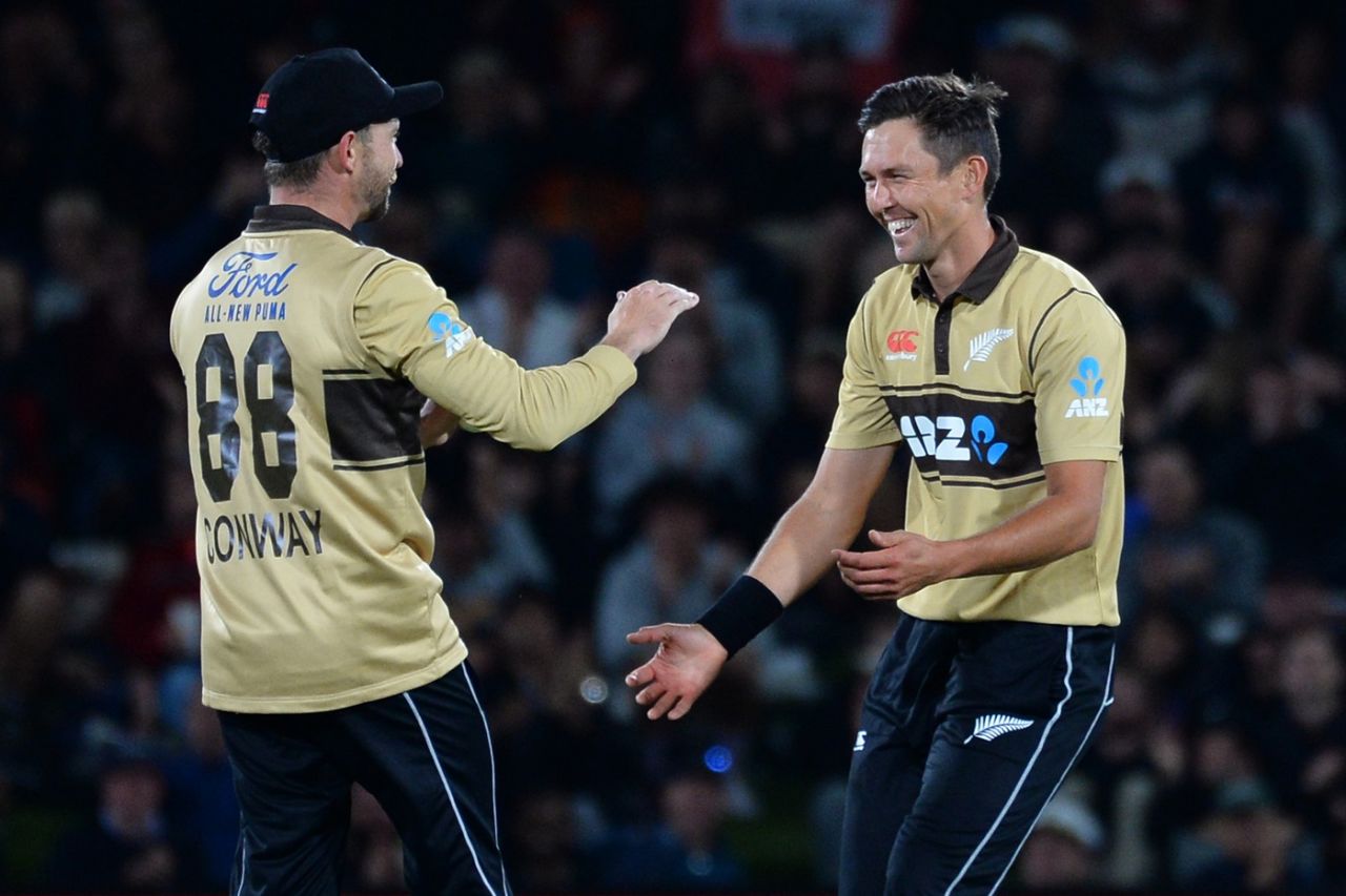 Devon Conway and Trent Boult celebrate a wicket, New Zealand vs Australia, 1st T20I, Christchurch, February 22, 2021