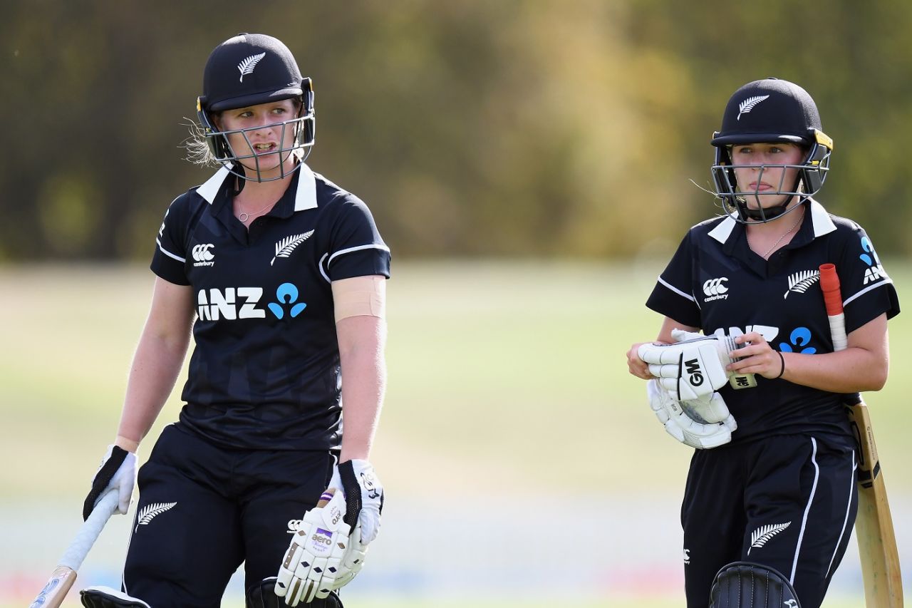 Brooke Halliday and Fran Jonas walk back, New Zealand Women vs England Women, 1st ODI, Christchurch, February 23, 2021