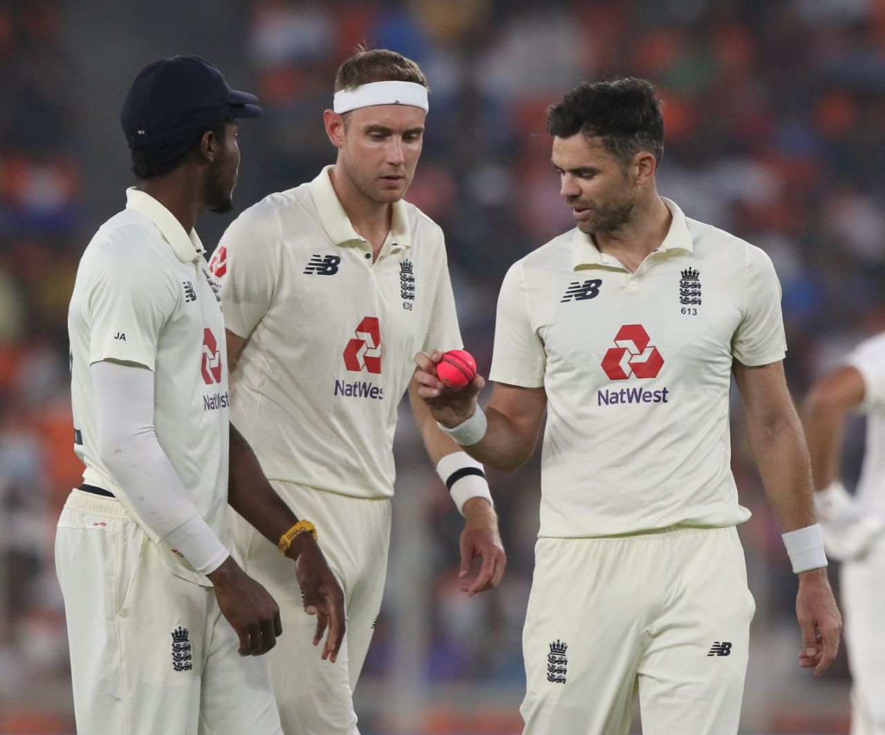England's pace-bowling core get together for a chat, India vs England, 3rd Test, Ahmedabad, 1st day, February 24, 2021