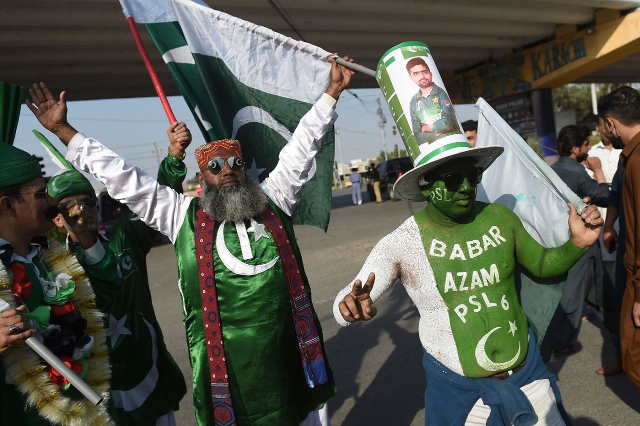 Fans arrive for the PSL 2021 opener, Karachi Kings vs Quetta Gladiators, Pakistan Super League, Karachi, February 20, 2021
