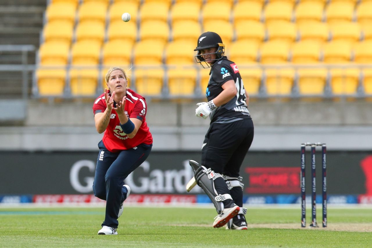 Katherine Brunt completes a caught and bowled to dismiss Thamsyn Newton, New Zealand vs England, 1st Women's T20I, Wellington, March 3, 2021