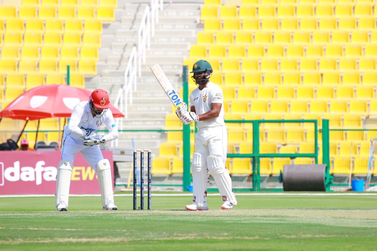 Regis Chakabva readies himself to face up, Afghanistan vs Zimbabwe, 1st Test, Abu Dhabi, 2nd day, March 3, 2021