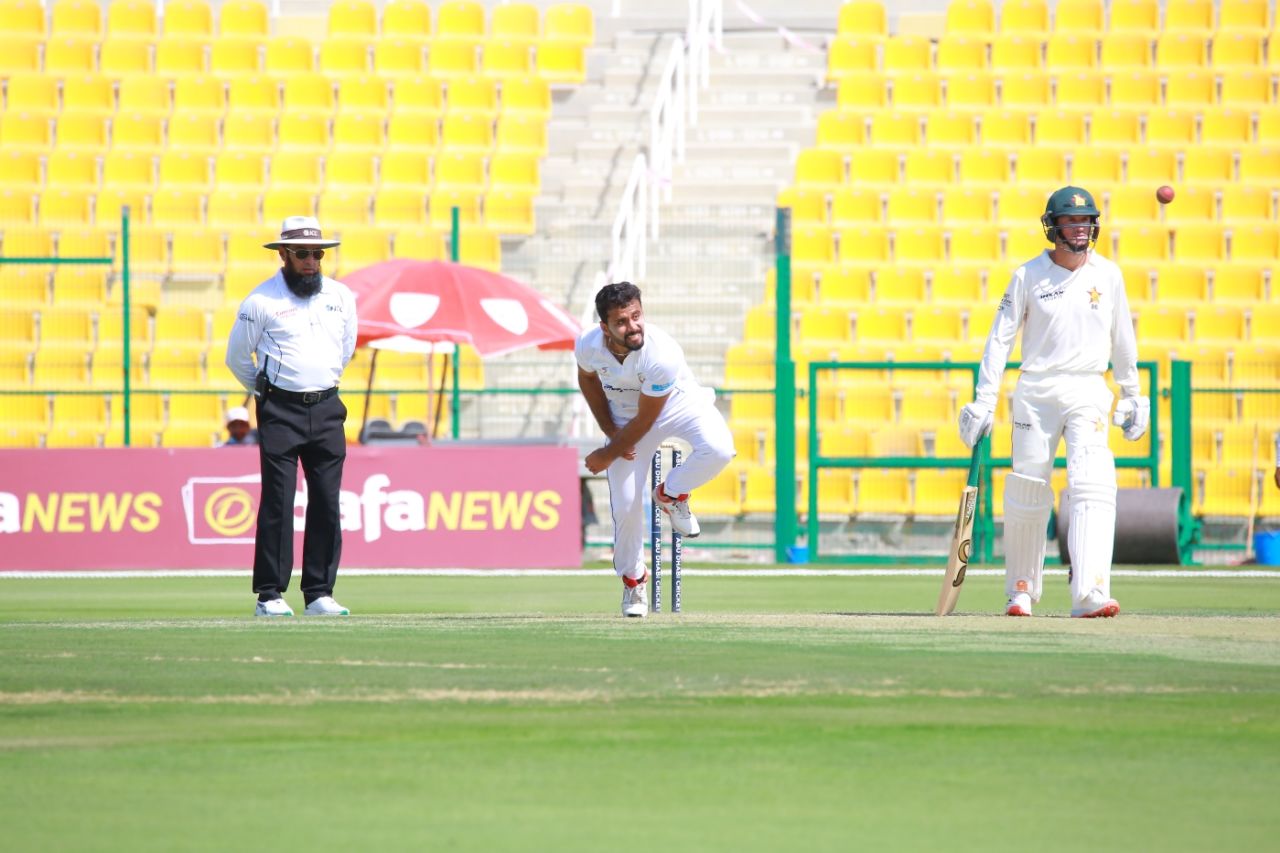 Zahir Khan has a bowl, Afghanistan vs Zimbabwe, 1st Test, Abu Dhabi, 2nd day, March 3, 2021