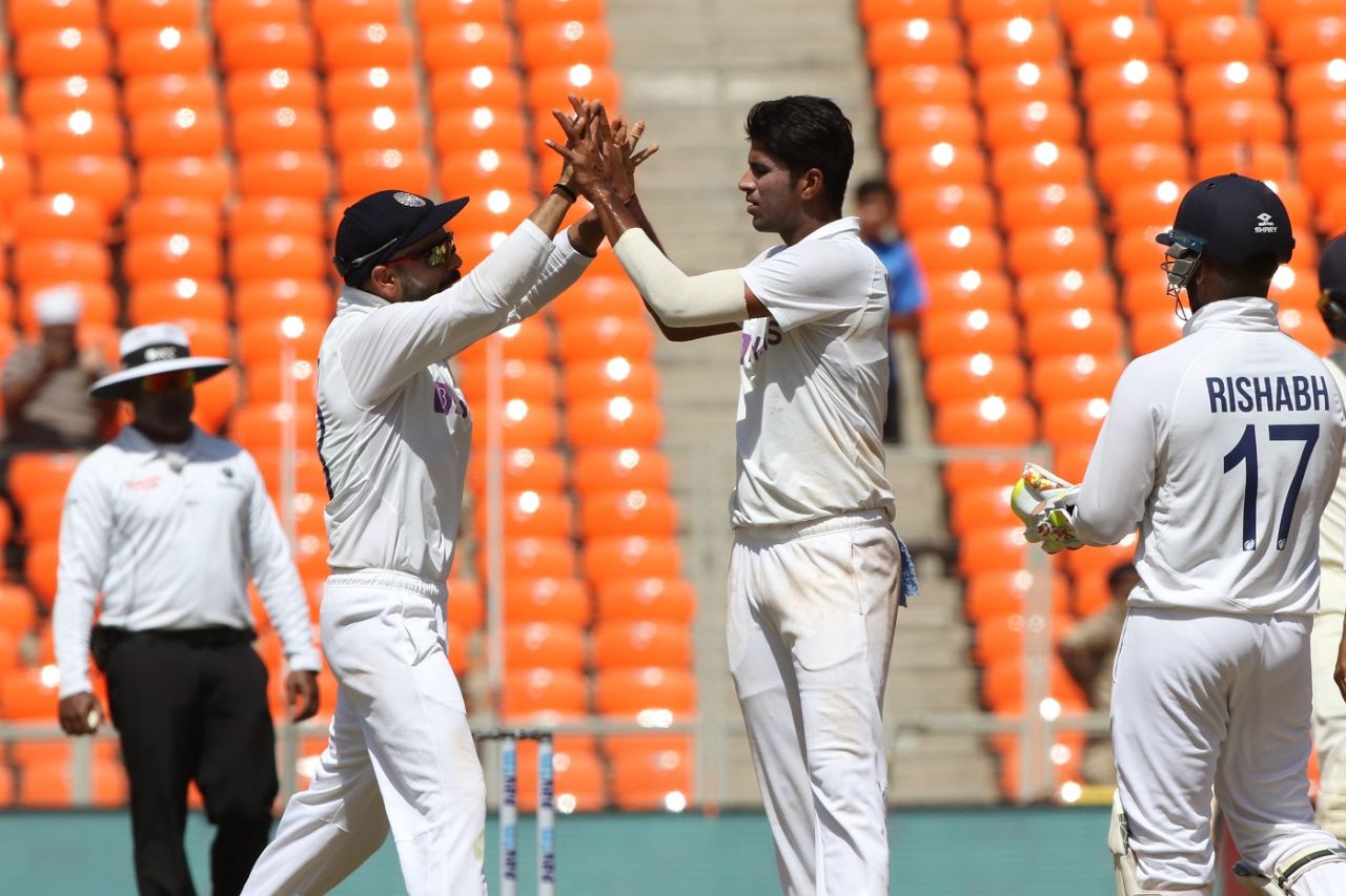 Virat Kohli and Washington Sundar celebrate the dismissal of Ben Stokes, India vs England, 4th Test, Ahmedabad, 1st Day, March 4, 2021