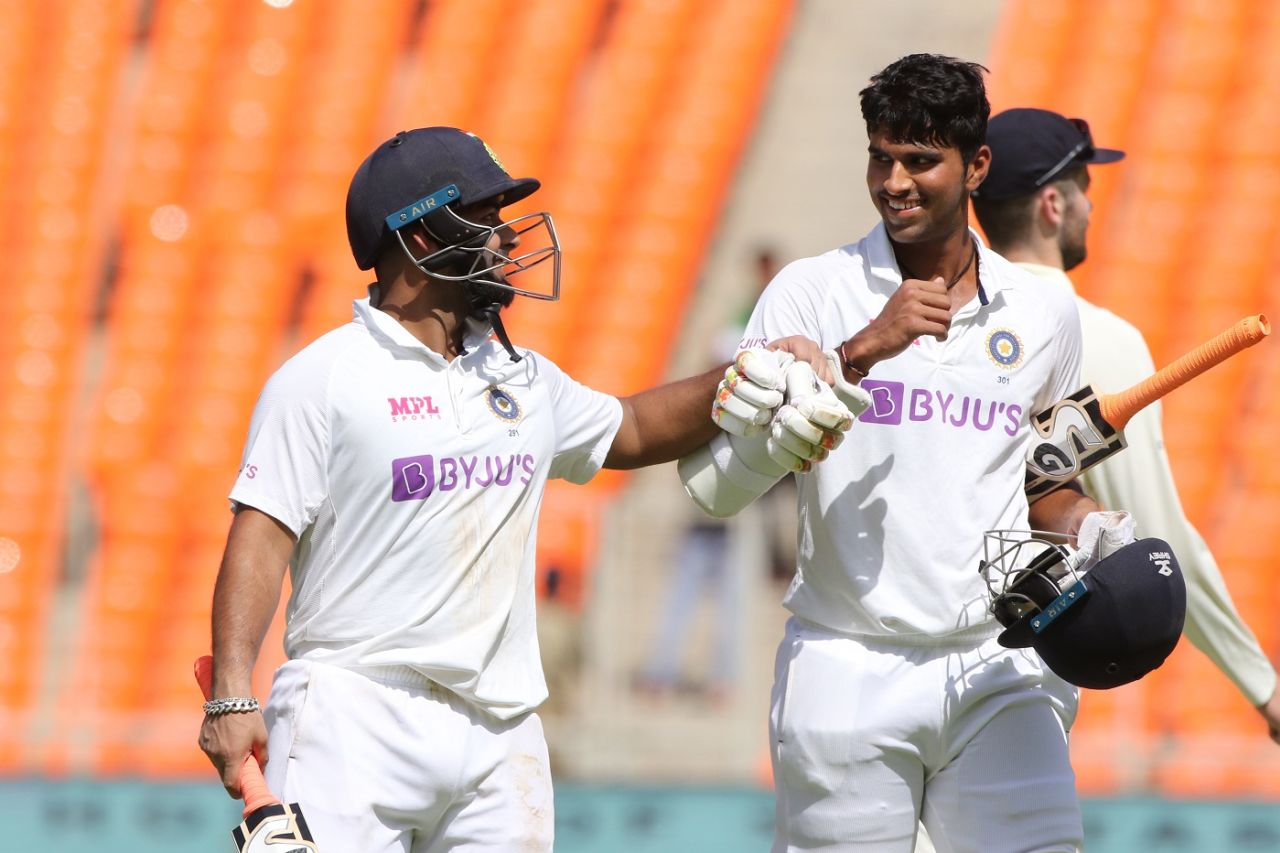 Rishabh Pant and Washington Sundar share a light moment in the middle, India vs England, 4th Test, Ahmedabad, 2nd Day, March 5, 2021