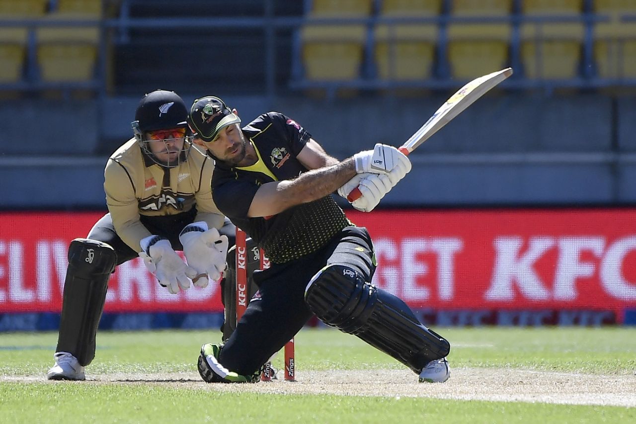 Glenn Maxwell hacks into the leg side, New Zealand vs Australia, 5th T20I, March 7, 2021, Wellington