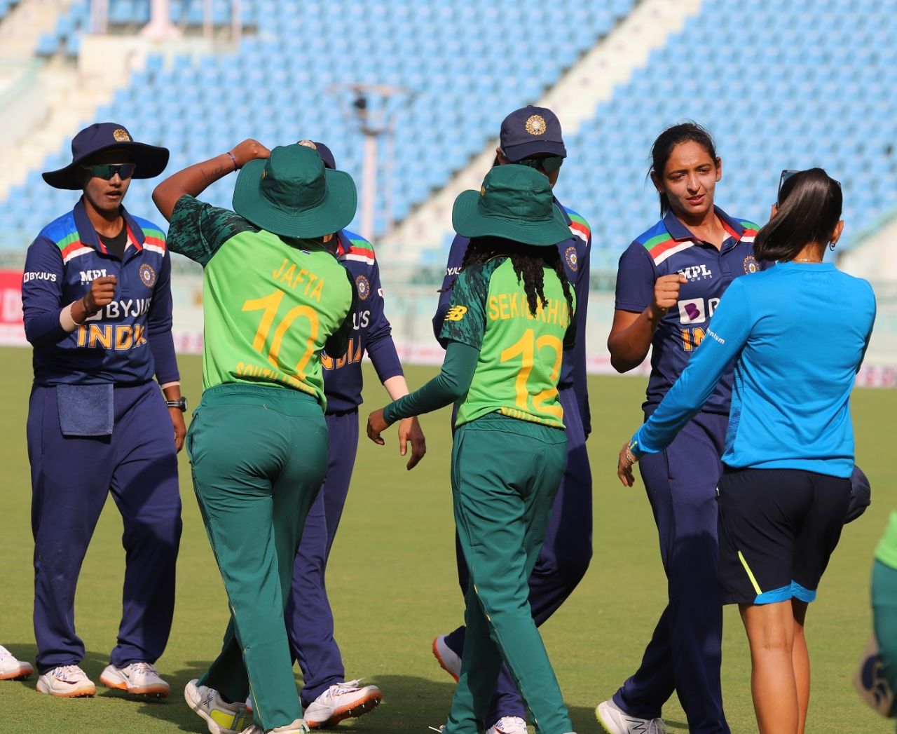 India and South Africa players greet each other after the result, India vs South Africa, 1st Women's ODI, Lucknow, March 7, 2021