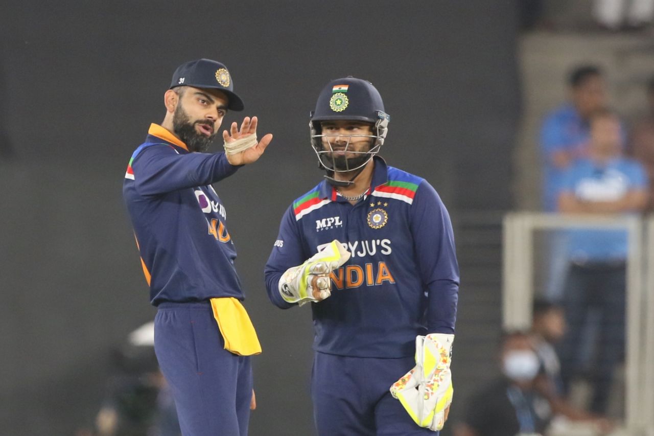 Virat Kohli has a chat with Rishabh Pant, India vs England, 1st T20I, Ahmedabad, March 12, 2021