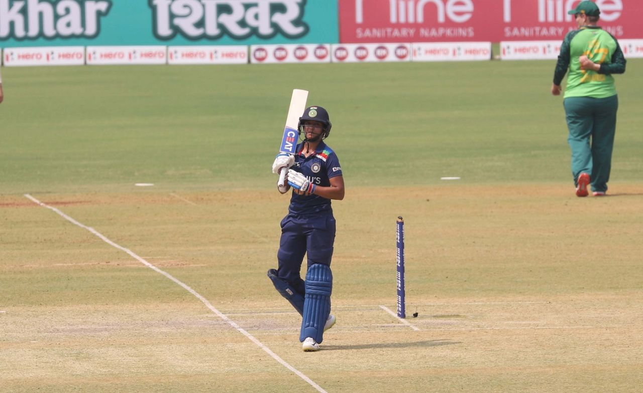 Harmanpreet Kaur reacts in the middle, India Women vs South Africa Women, 3rd ODI, Lucknow, March 12, 2021