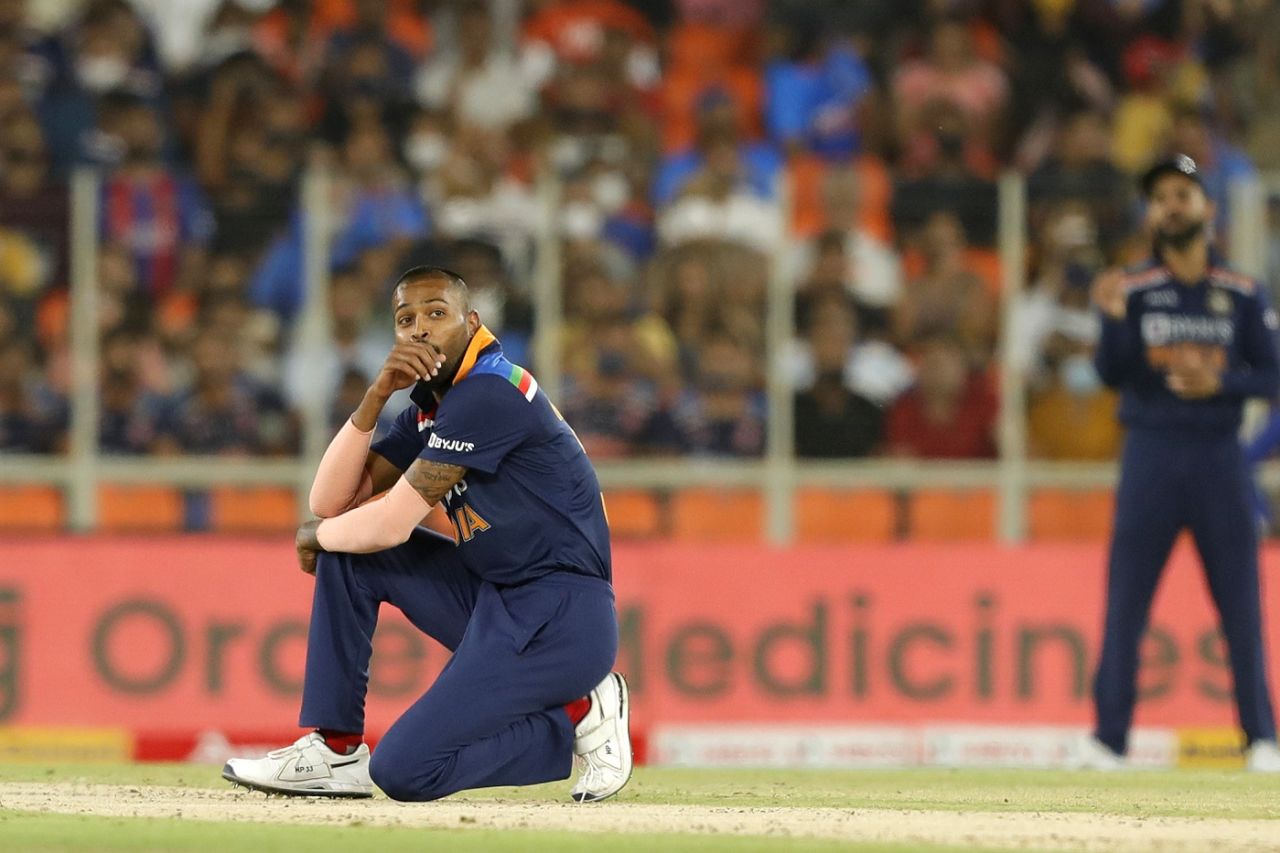 Hardik Pandya reacts in the field, India vs England, 2nd T20I, Ahmedabad, March 14, 2021