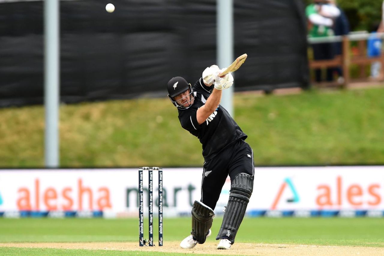 Martin Guptill launches one over mid-off, New Zealand vs Bangladesh, 1st ODI, Dunedin, March 20, 2021