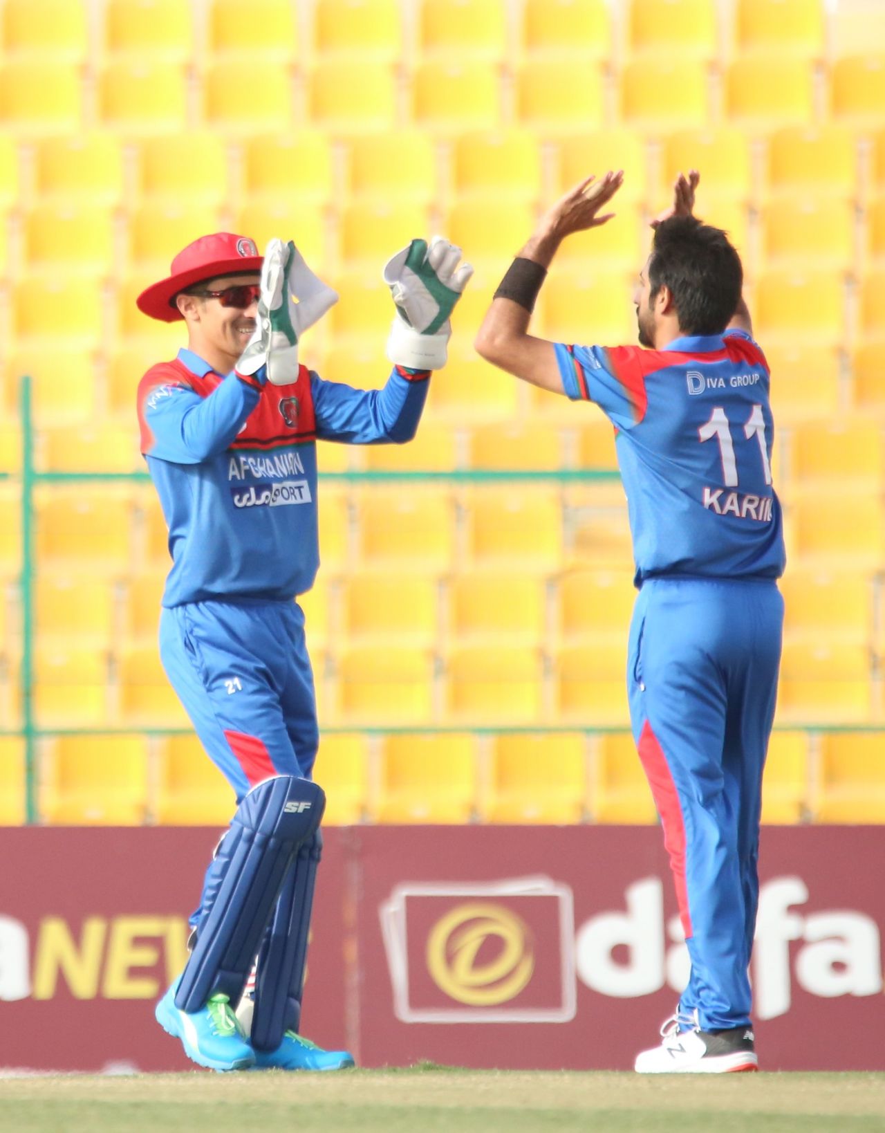 Karim janat picked up two wickets in two balls, both caught by Rahmanullah Gurbaz, Afghanistan vs Zimbabwe, 3rd T20I, Abu Dhabi, March 20, 2021