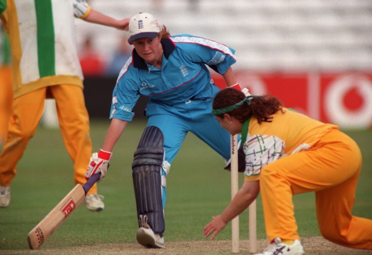 England's Karen Smithies survives an attempted run-out by Australia's Karen Rolton, England vs Australia, July 15, 1998