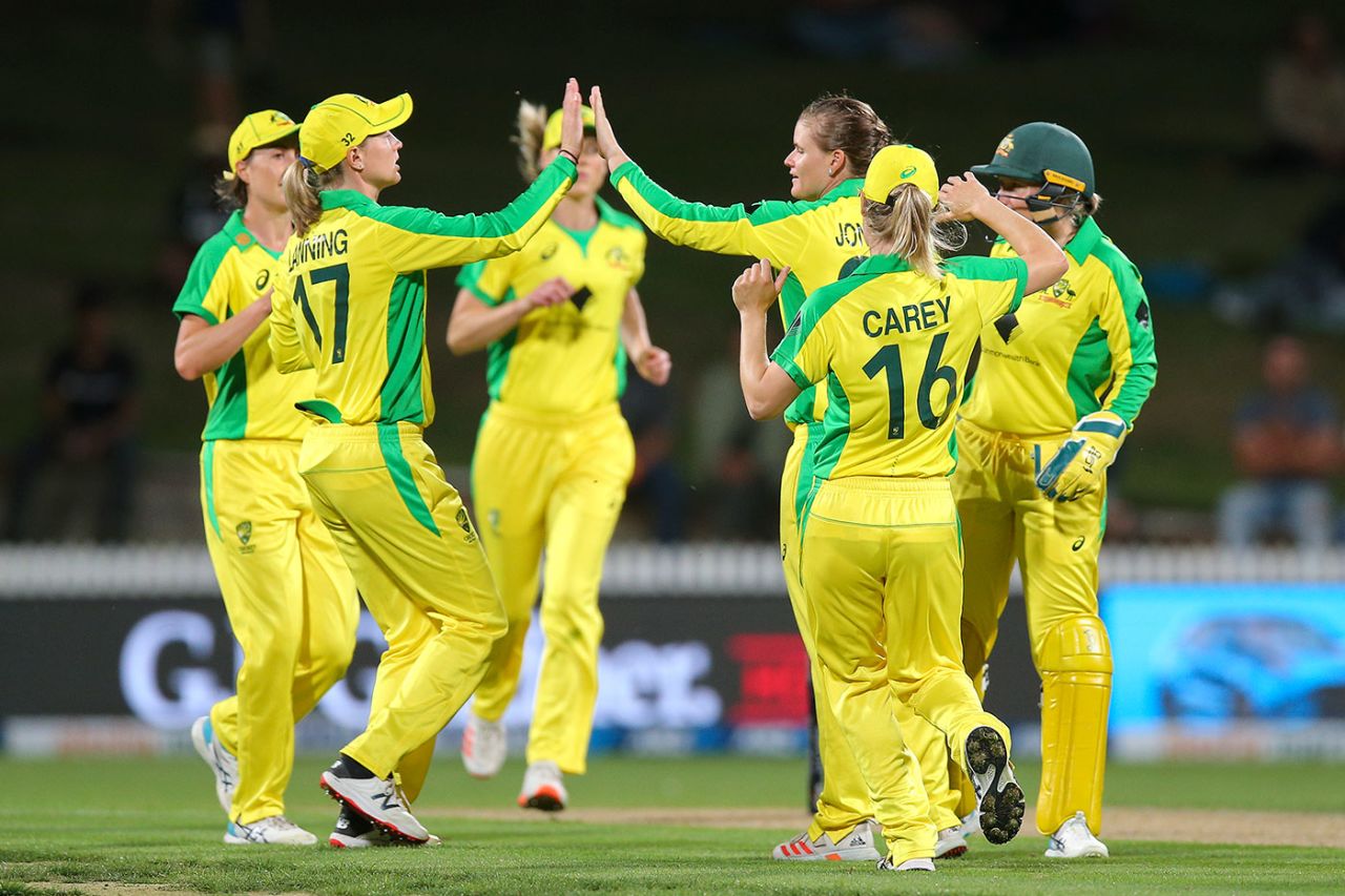 Australia celebrate one of Jess Jonassen's wickets, New Zealand vs Australia, 1st T20I, Hamilton, March 28, 2021