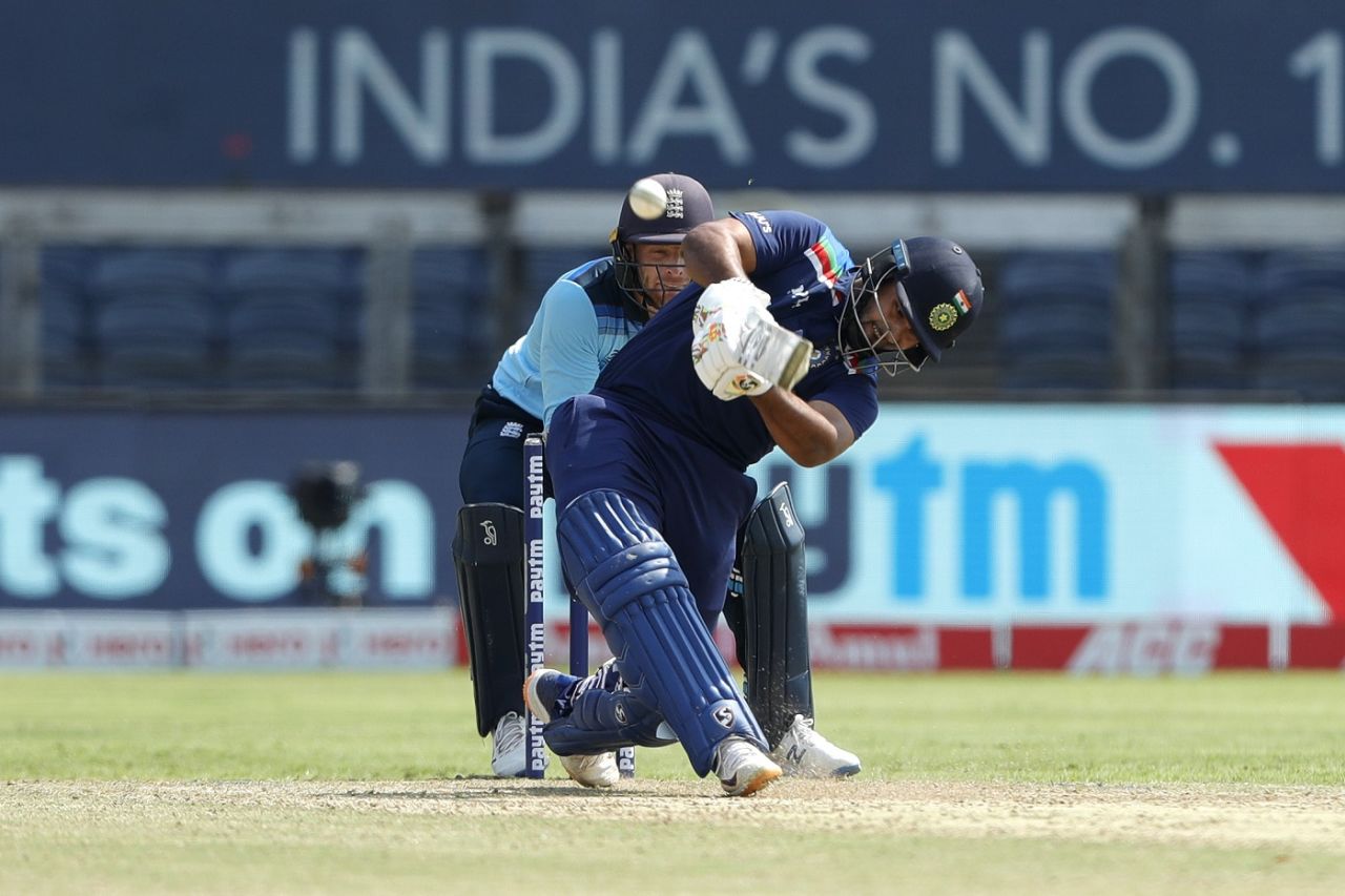 Rishabh Pant hits down the ground, India vs England, 3rd ODI, Pune, March 28, 2021