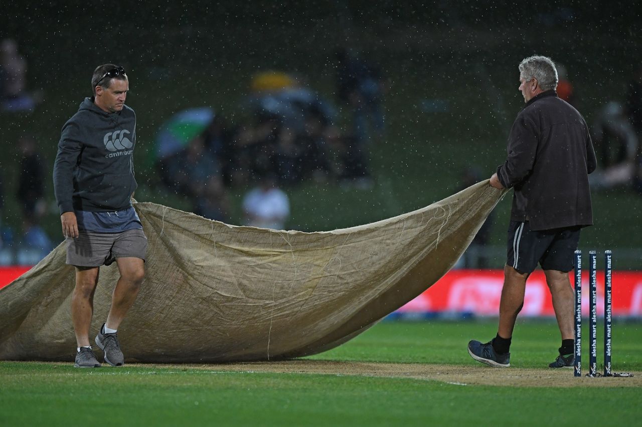 A persistent drizzle interrupted New Zealand's progress at McLean Park, New Zealand vs Bangladesh, 2nd T20I, Napier, March 30.2021