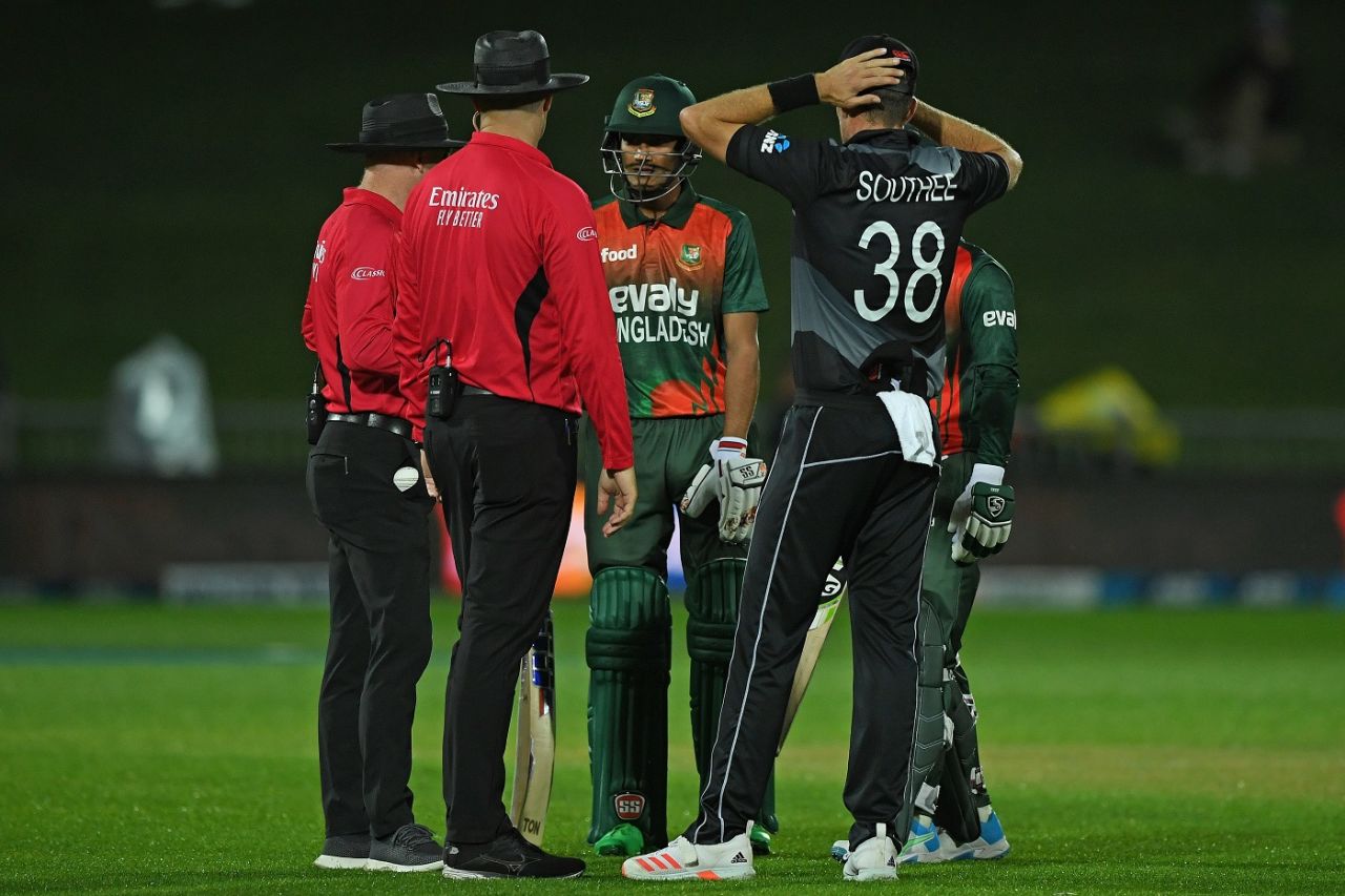 DLS drama: Uncertainty over Bangladesh's revised target halts play, New Zealand vs Bangladesh, 2nd T20I, Napier, March 30.2021