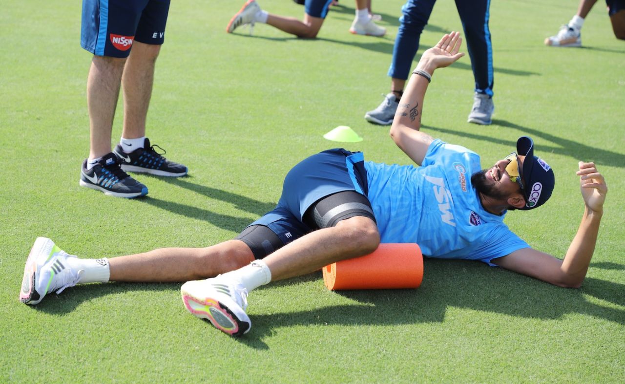 Ishant Sharma warms up at the CCI, Mumbai, March 30, 2021