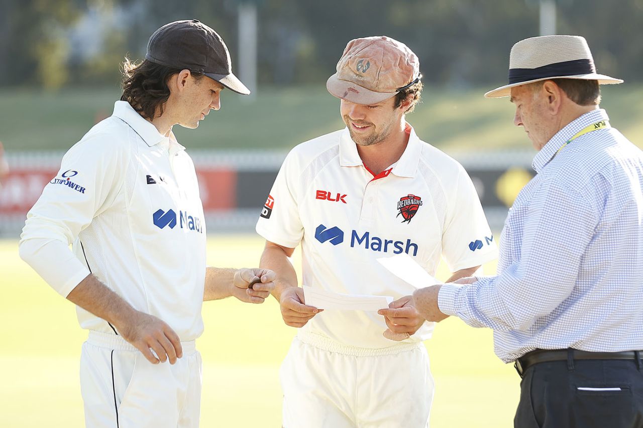 Travis Head and Peter Handscomb at the toss, Victoria vs South Australia, Sheffield Shield, Junction Oval, April 3, 2021