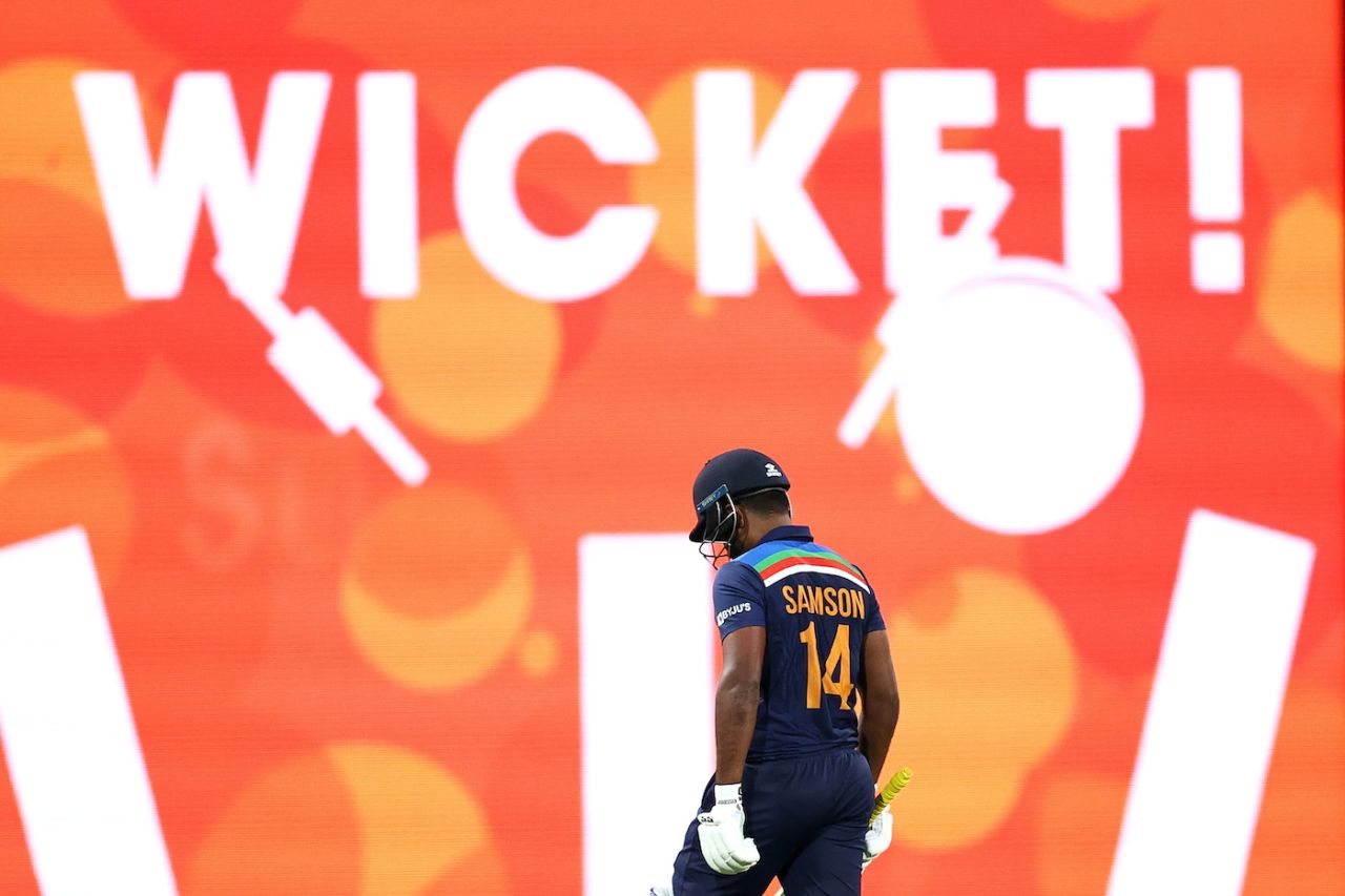 Sanju Samson leaves the field after being dismissed by Mitchell Swepson, third T20I, Australia vs India, Sydney Cricket Ground, December 08, 2020