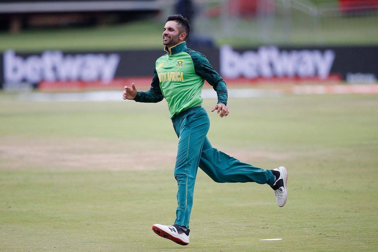 Keshav Maharaj celebrates after taking a wicket, South Africa vs Pakistan, 3rd ODI, Centurion, April 7, 2021