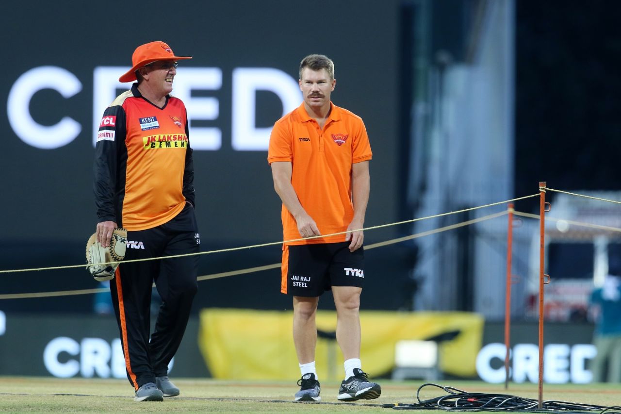 Trevor Bayliss and David Warner have a chat ahead of the match, Sunrisers Hyderabad vs Kolkata Knight Riders, IPL 2021, Chennai, April 11, 2021