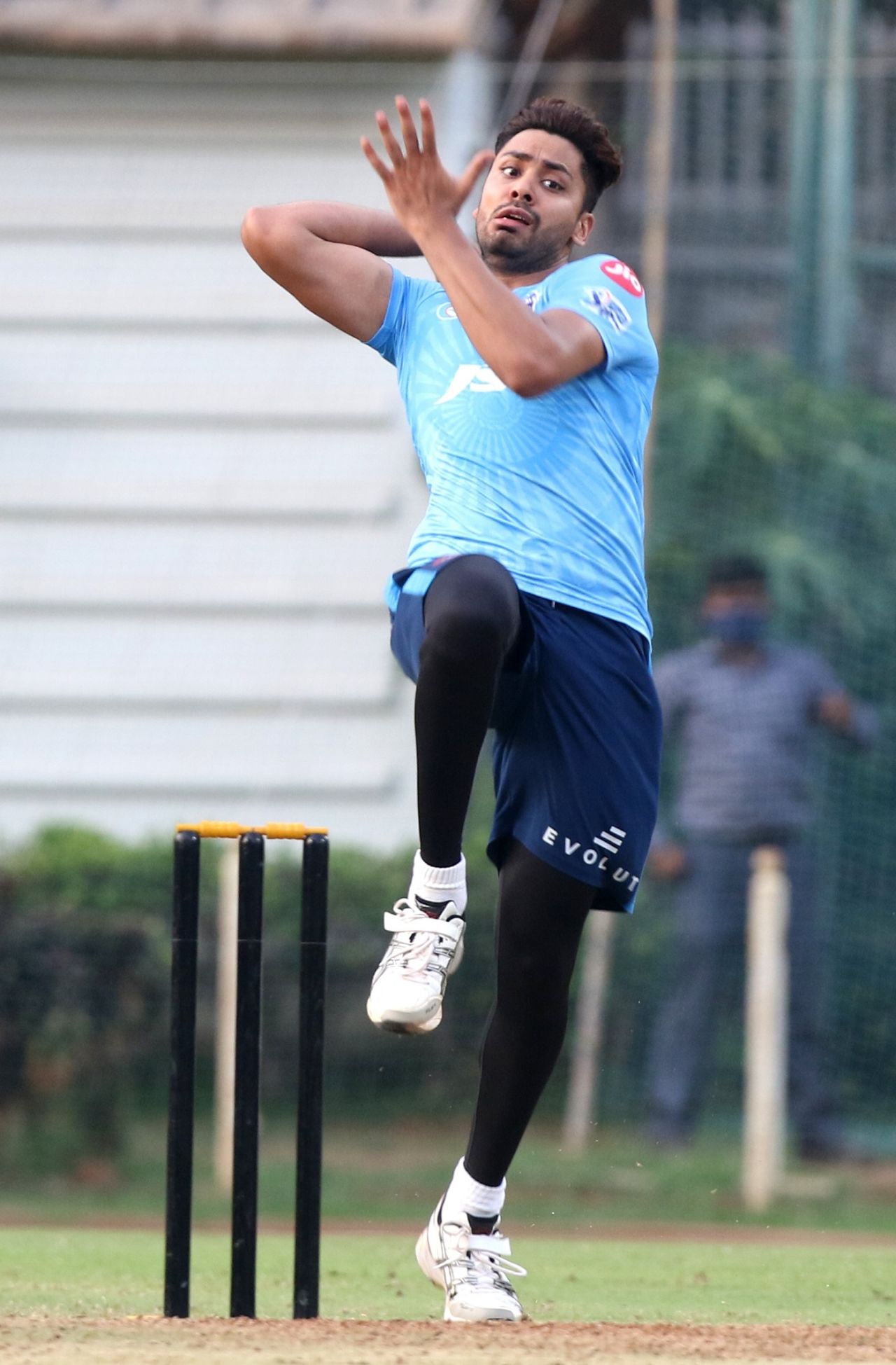 Avesh Khan, ready to unleash, at a Delhi Capitals' practice session, IPL 2021, Mumbai, April 12, 2021