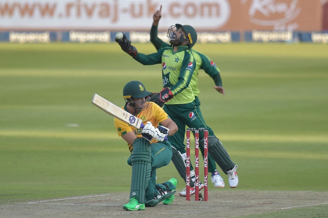 Mohammad Rizwan catches Pite van Biljon off Usman Qadir, South Africa vs Pakistan, 2nd T20I, Johannesburg, April 12, 2021