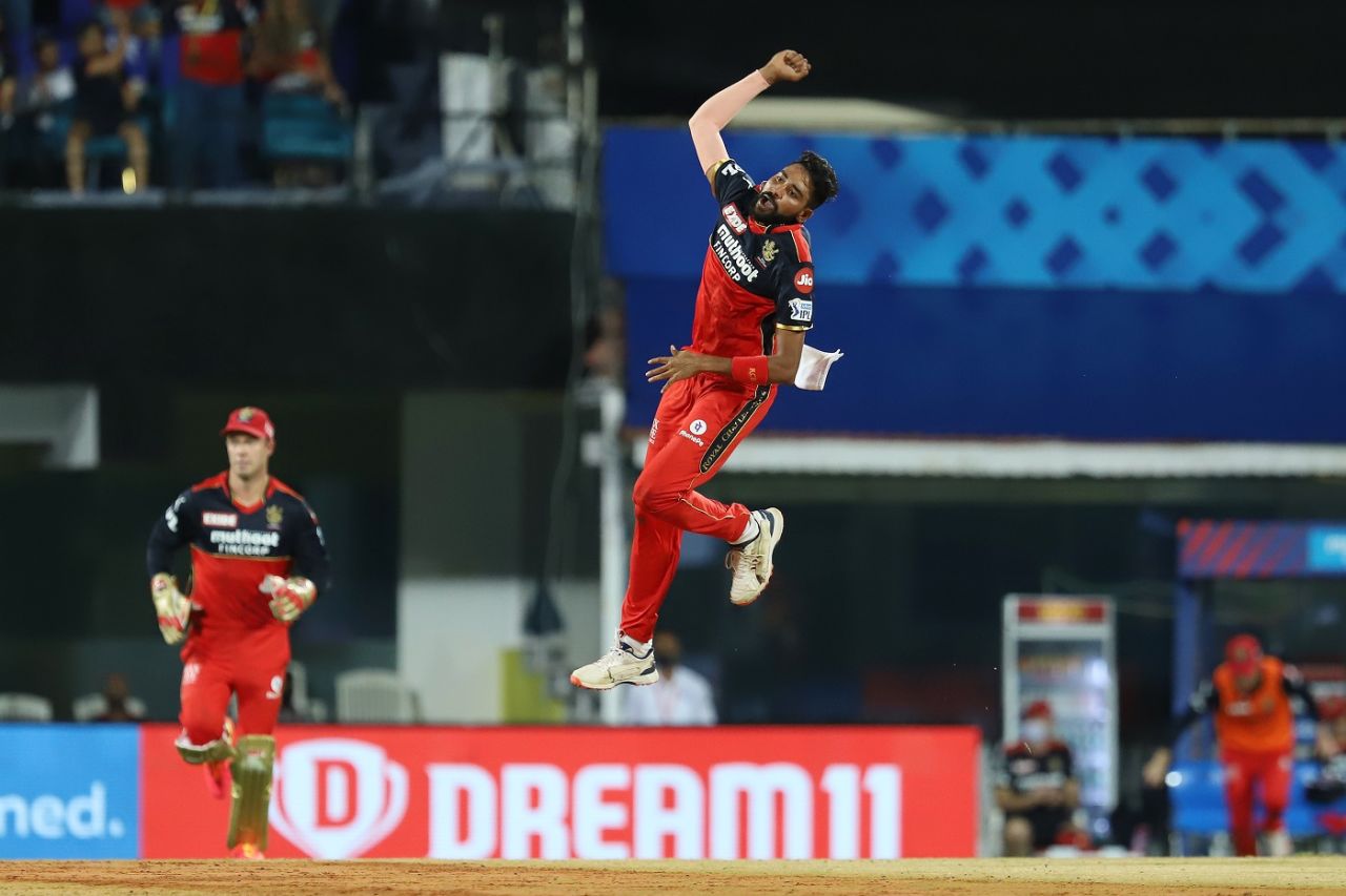 Mohammed Siraj is over the moon after getting Wriddhiman Saha, Sunrisers Hyderabad vs Royal Challengers Bangalore, IPL 2021, April 14 2021
